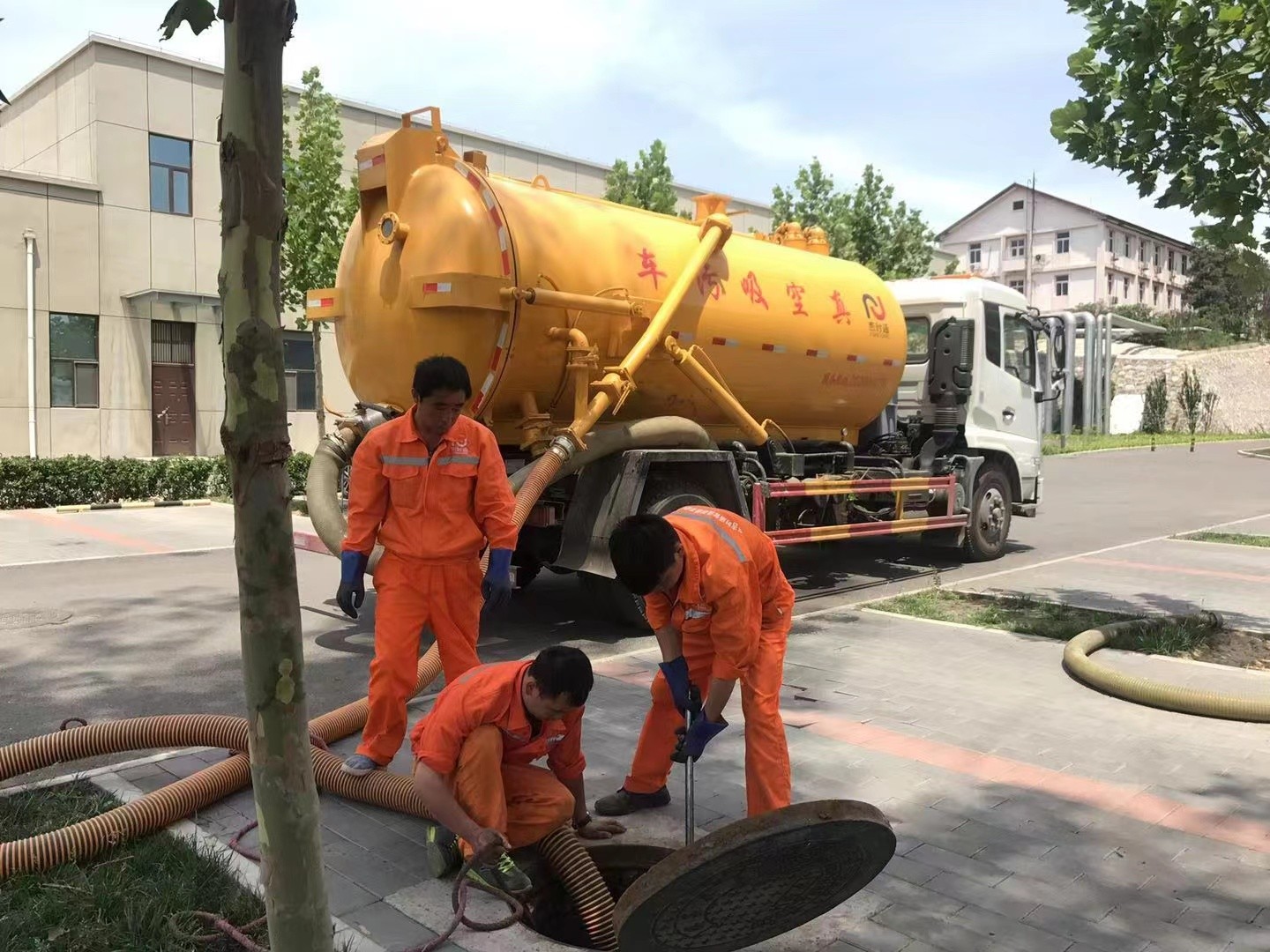 番禺化粪池清理与5-8吨吸粪车施工效率分析